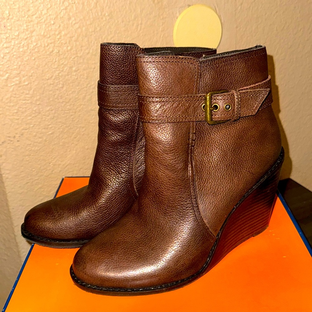 Like New Arturo Chiang Boots - Size 9M